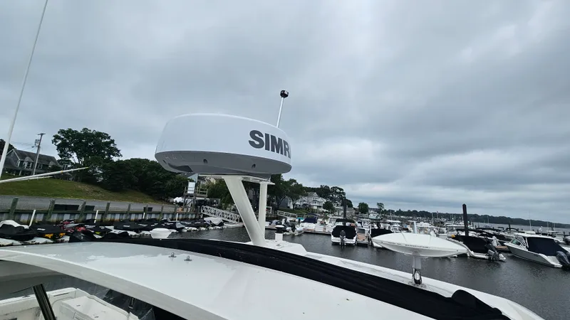 Slide: The Image of Sea Ray 320 SUNDANCER OB 2025 - 30