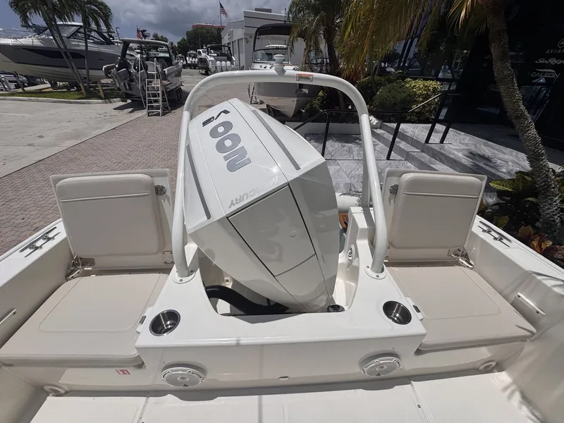 Slide: The Image of Boston Whaler 210 Montauk 2027 - 7