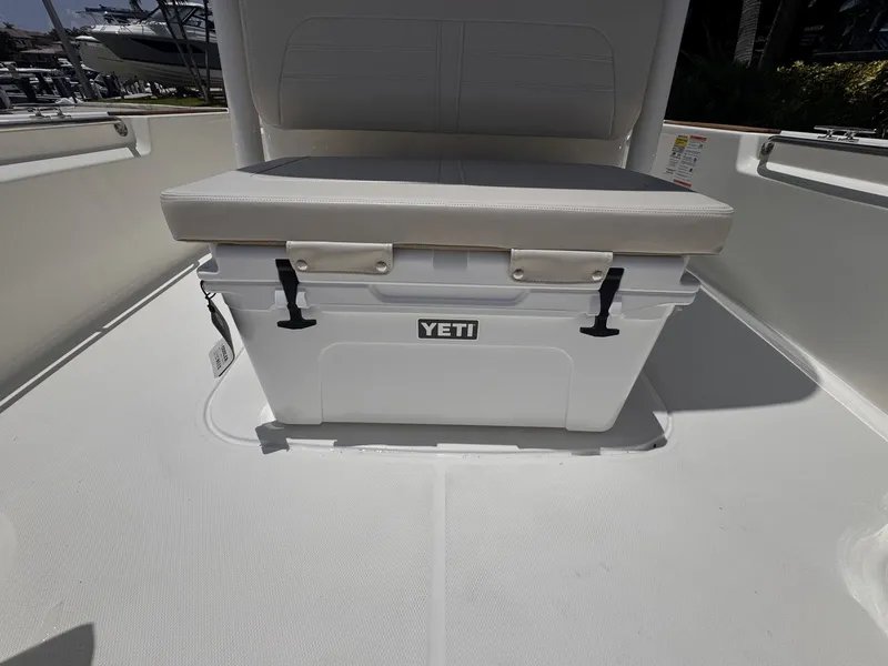Slide: The Image of Boston Whaler 210 Montauk 2027 - 22