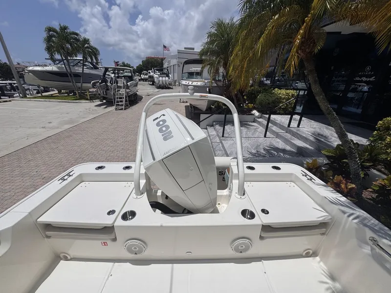 Slide: The Image of Boston Whaler 210 Montauk 2027 - 6