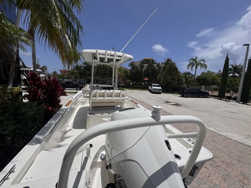Slide: The Image of Boston Whaler 210 Montauk 2027 - 4