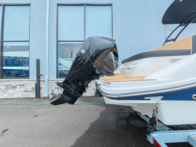 Slide: The Image of Sea Ray SPX 210 Outboard 2027 - 1