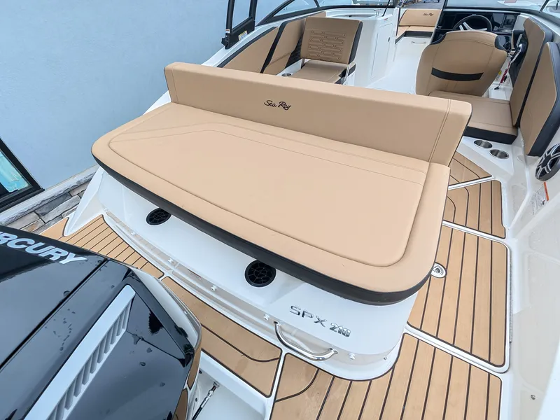 Slide: The Image of Sea Ray SPX 210 Outboard 2027 - 4