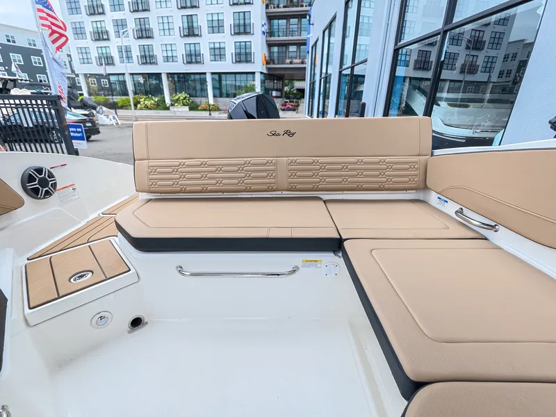 Slide: The Image of Sea Ray SPX 210 Outboard 2027 - 9