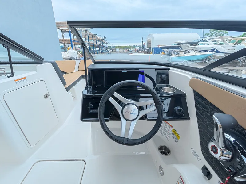 Slide: The Image of Sea Ray SPX 210 Outboard 2027 - 13