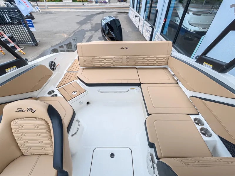 Slide: The Image of Sea Ray SPX 210 Outboard 2027 - 8