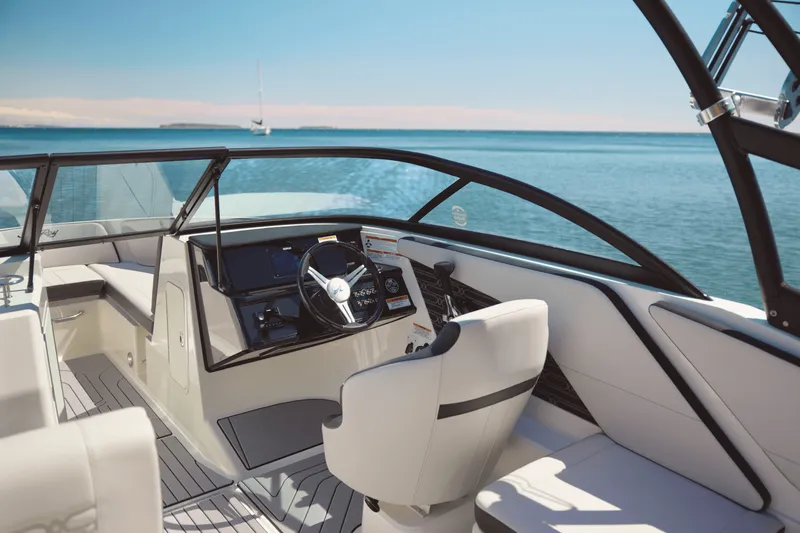 Slide: The Image of Sea Ray SPX 210 Outboard 2027 - 9