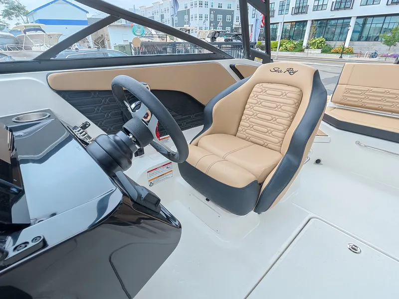 Slide: The Image of Sea Ray SPX 210 Outboard 2027 - 12