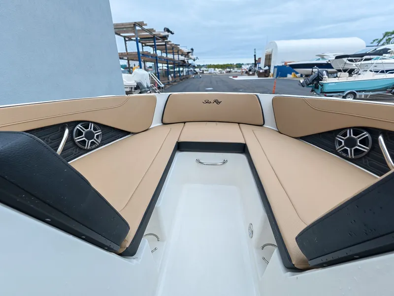 Slide: The Image of Sea Ray SPX 210 Outboard 2027 - 18