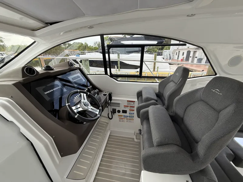 Slide: The Image of Azimut Atlantis 45 2022 - 6