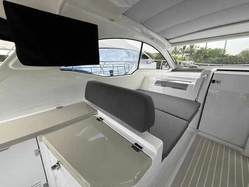 Slide: The Image of Azimut Atlantis 45 2022 - 8