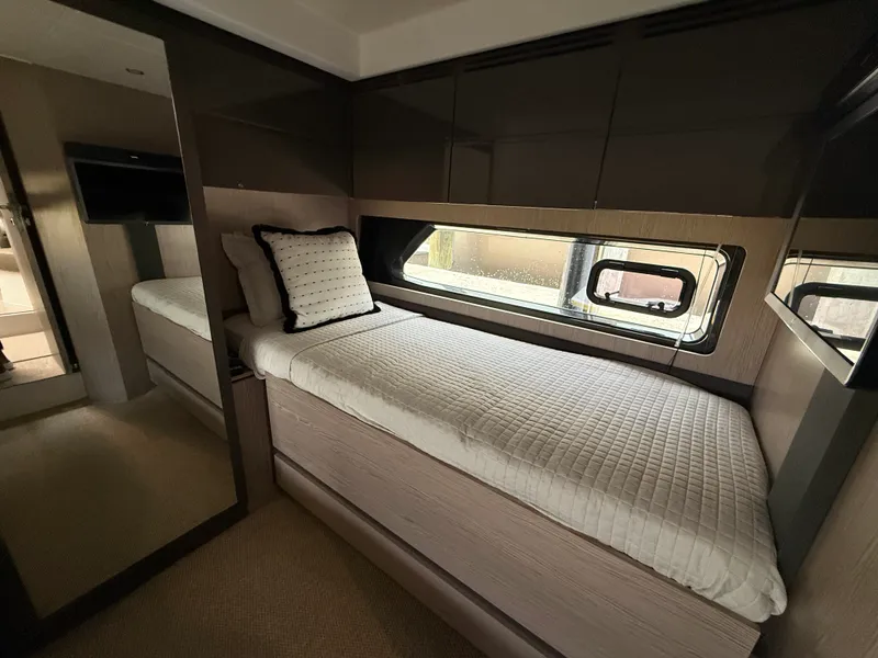 Slide: The Image of Azimut Atlantis 45 2022 - 21