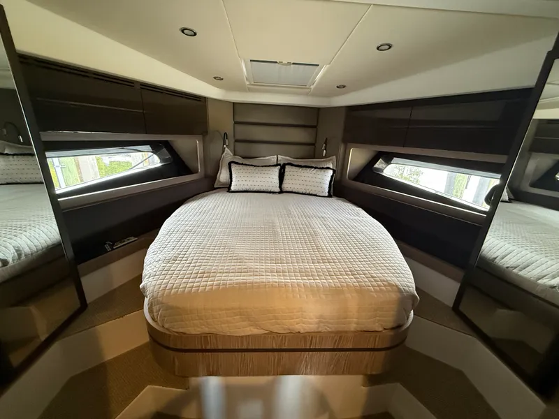 Slide: The Image of Azimut Atlantis 45 2022 - 18