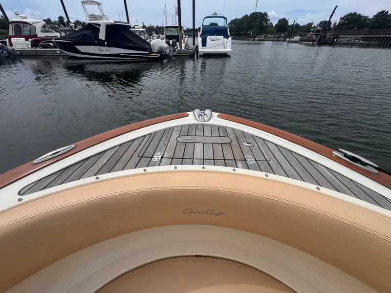 Slide: The Image of Chris-Craft 28 LAUNCH 2011 - 20