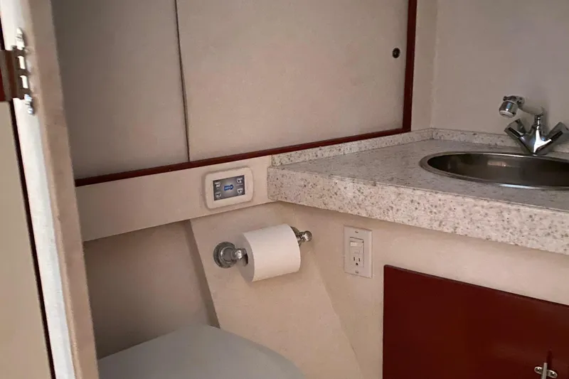 Slide: The Image of Chris-Craft 47 Commander 1973 - 100