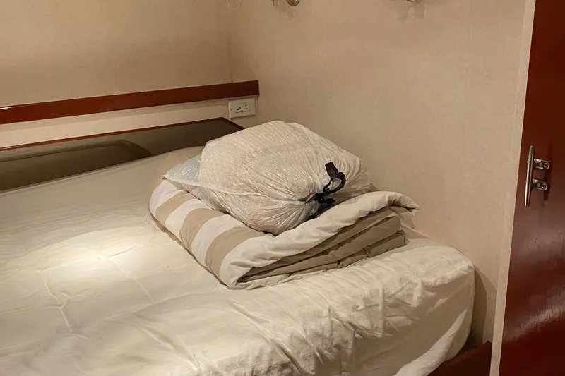 Slide: The Image of Chris-Craft 47 Commander 1973 - 109