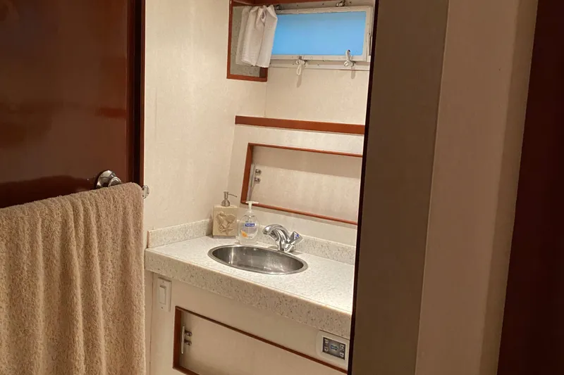 Slide: The Image of Chris-Craft 47 Commander 1973 - 112