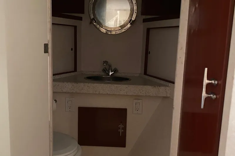 Slide: The Image of Chris-Craft 47 Commander 1973 - 119