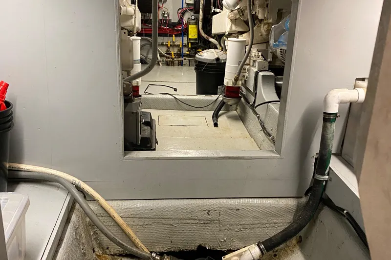 Slide: The Image of Chris-Craft 47 Commander 1973 - 132