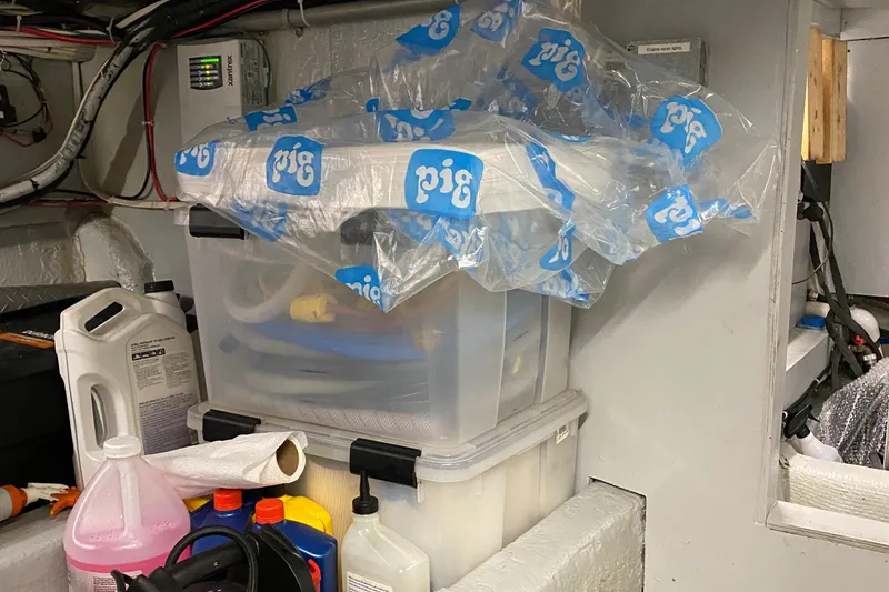 Slide: The Image of Chris-Craft 47 Commander 1973 - 136