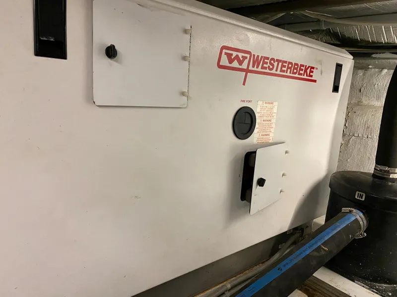 Slide: The Image of Chris-Craft 47 Commander 1973 - 138