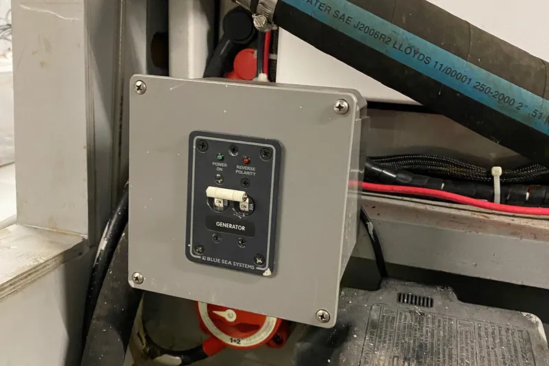 Slide: The Image of Chris-Craft 47 Commander 1973 - 141