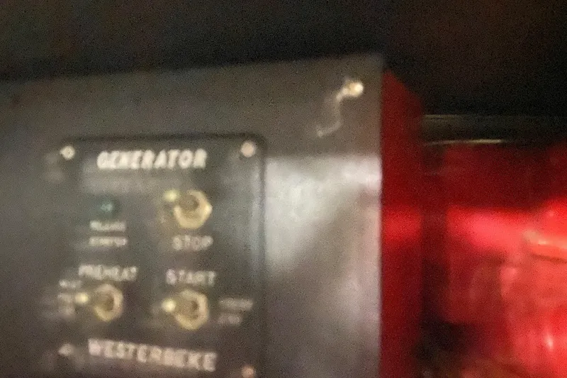 Slide: The Image of Chris-Craft 47 Commander 1973 - 145