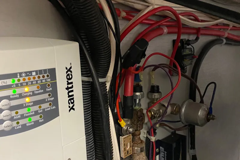 Slide: The Image of Chris-Craft 47 Commander 1973 - 158