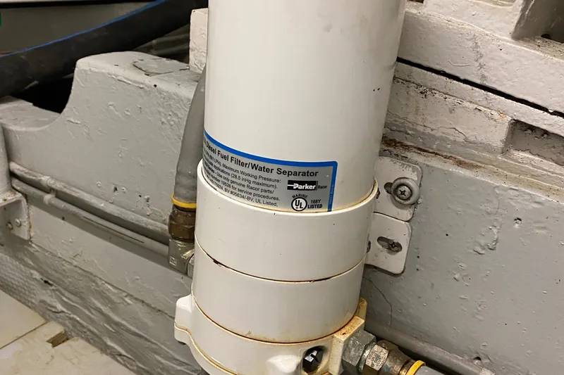 Slide: The Image of Chris-Craft 47 Commander 1973 - 169