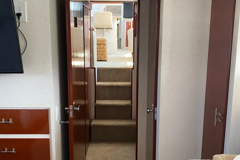 Slide: The Image of Chris-Craft 47 Commander 1973 - 198