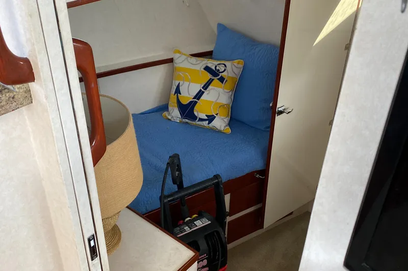 Slide: The Image of Chris-Craft 47 Commander 1973 - 207