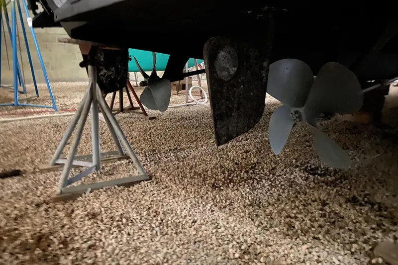 Slide: The Image of Chris-Craft 47 Commander 1973 - 210