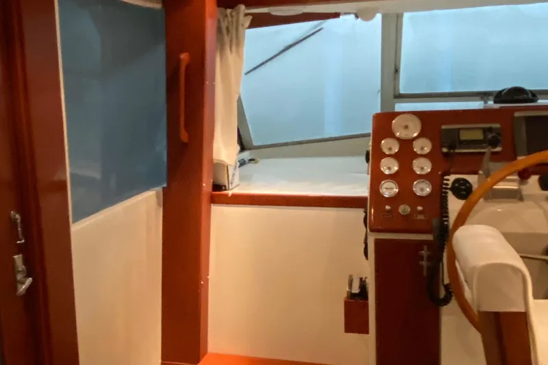 Slide: The Image of Chris-Craft 47 Commander 1973 - 52