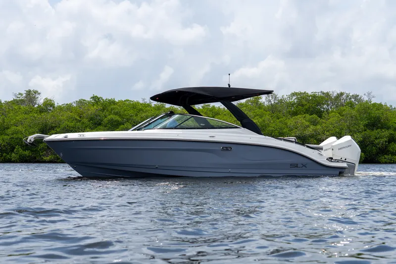 Slide: The Image of Sea Ray SLX 280 Outboard 2027 - 29