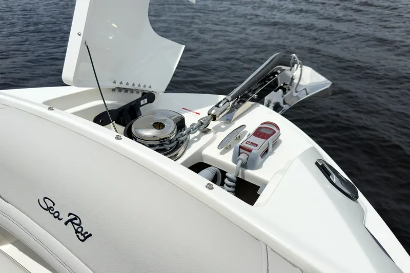 Slide: The Image of Sea Ray SLX 280 Outboard 2027 - 23