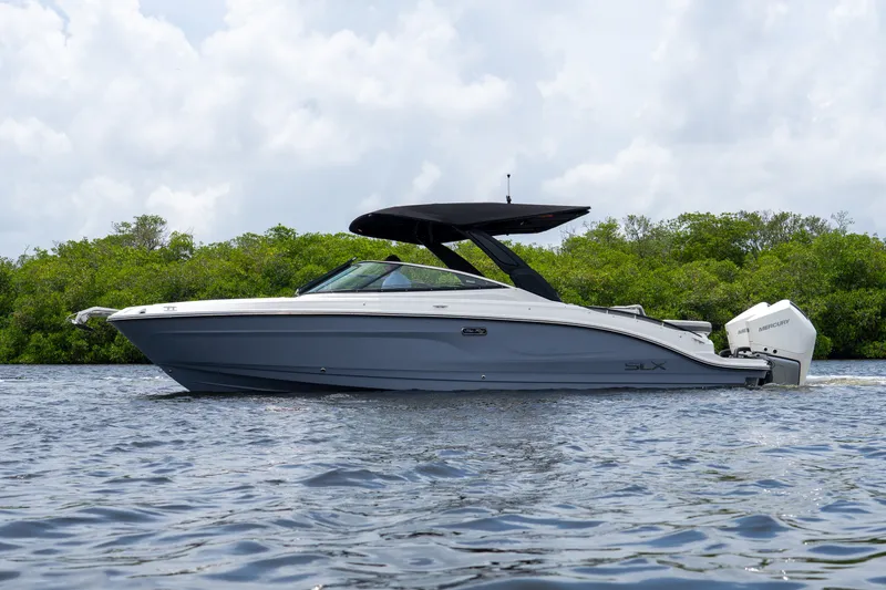 Slide: The Image of Sea Ray SLX 280 Outboard 2027 - 30