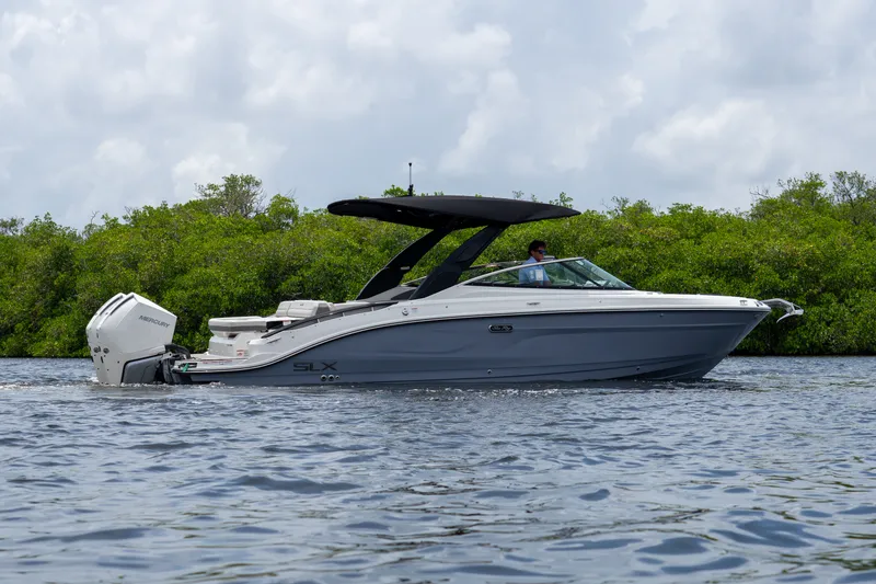 Slide: The Image of Sea Ray SLX 280 Outboard 2027 - 25