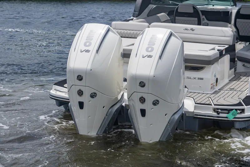 Slide: The Image of Sea Ray SLX 280 Outboard 2027 - 4