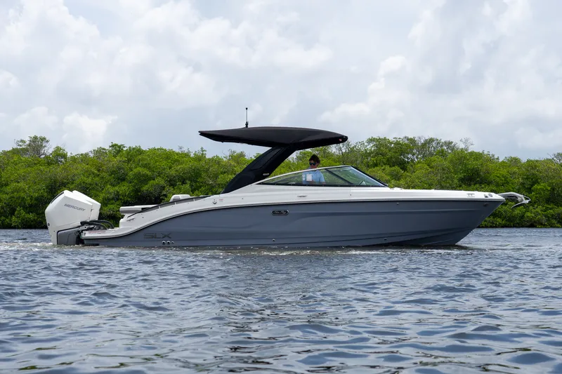 Slide: The Image of Sea Ray SLX 280 Outboard 2027 - 34