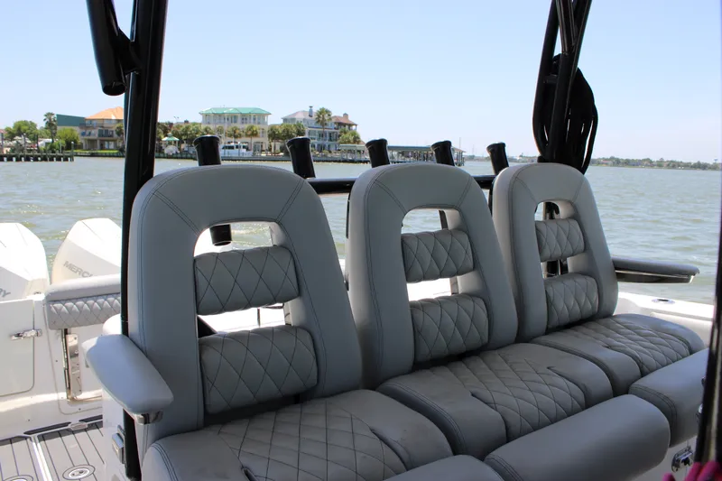 Slide: The Image of Boston Whaler 350 Outrage 2020 - 33