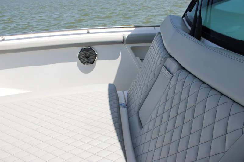 Slide: The Image of Boston Whaler 350 Outrage 2020 - 12