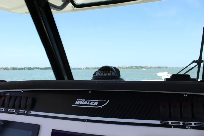 Slide: The Image of Boston Whaler 350 Outrage 2020 - 29