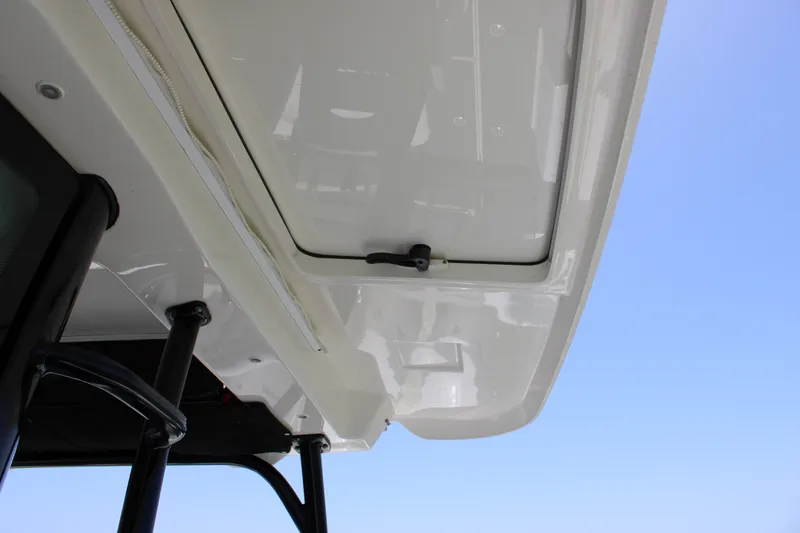 Slide: The Image of Boston Whaler 350 Outrage 2020 - 9