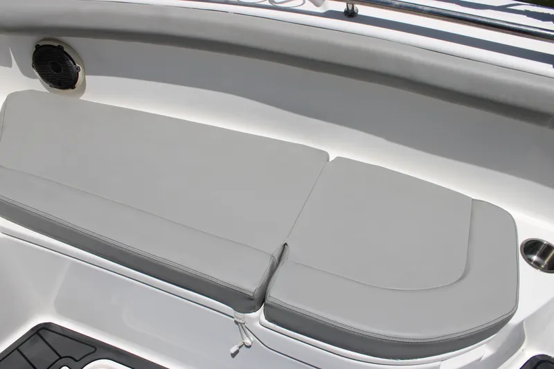 Slide: The Image of Boston Whaler 350 Outrage 2020 - 13