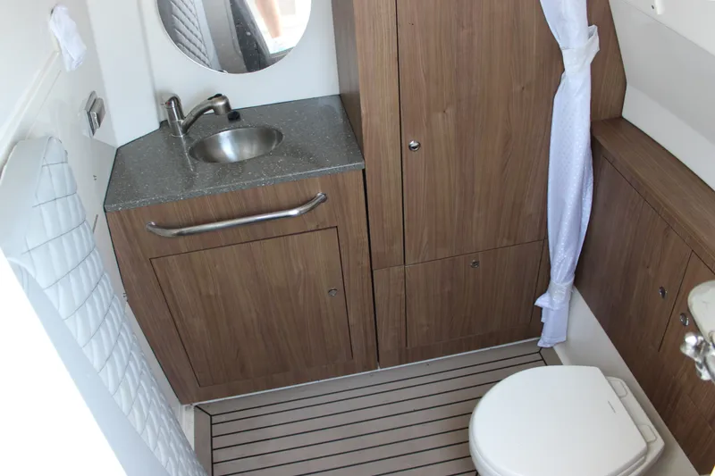 Slide: The Image of Boston Whaler 350 Outrage 2020 - 27