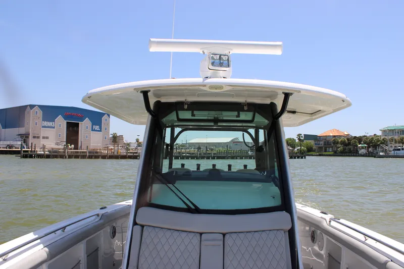 Slide: The Image of Boston Whaler 350 Outrage 2020 - 21
