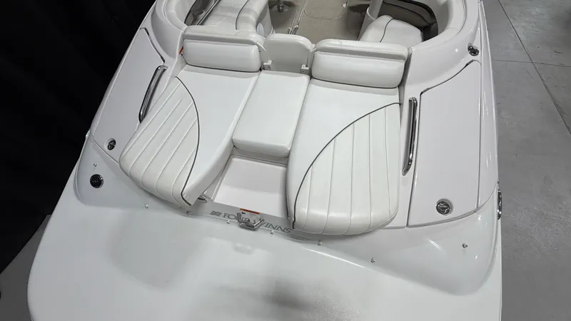 Slide: The Image of Four Winns 230 HORIZON 2004 - 11