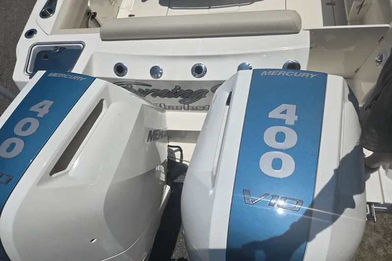 Slide: The Image of Boston Whaler 280 OUTRAGE 2024 - 3