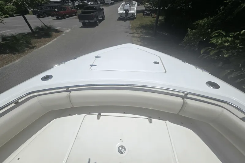 Slide: The Image of Boston Whaler 280 OUTRAGE 2024 - 32