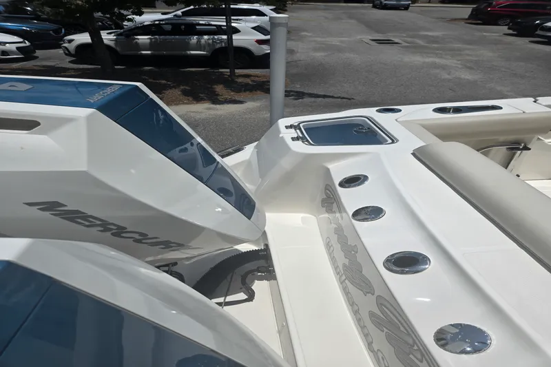 Slide: The Image of Boston Whaler 280 OUTRAGE 2024 - 4